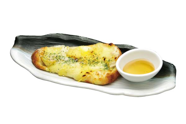 ４種のチーズナンピザ